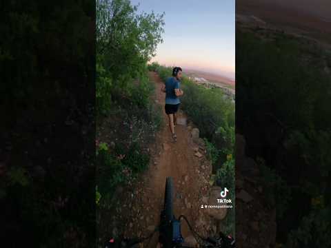 DÉJAME PASAR 😂 #mtb #parati #ciclismo #humor