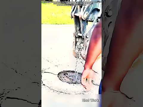 굴착기와 체인으로 무거운 맨홀 콘크리트 블록을 안전하게 들어 올리는 법 #worker #process #howto #excavator #construction