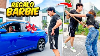 ME REGALA UN CARRO NUEVO MI AMIGO DEL JETTA Y YAIR17 LO DESTRUYE - Barbie Pvm