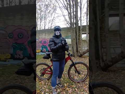 Для осенних поездок на велосипеде важно правильно  подобрать одежду.#ebike #велосипед #gloves