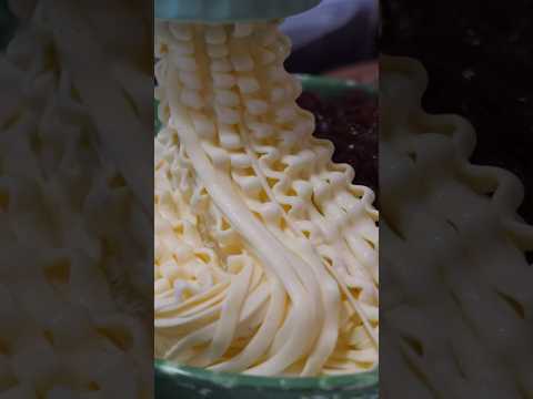신박합니다! 대박터진 짜장면 아이스크림 빙수 / Fresh cream noodle ice cream / Korean street food