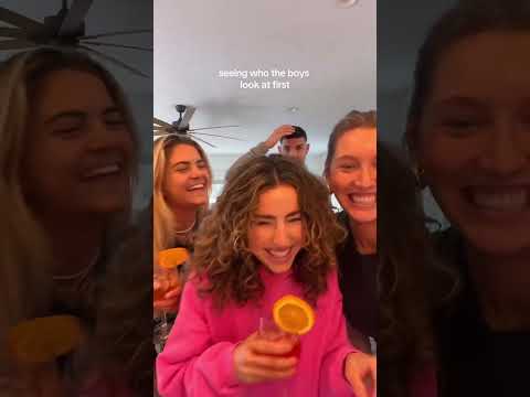 “His eyes are drawn to the person he likes at first sight.”🥰#boy#trend#love#USA#foryou