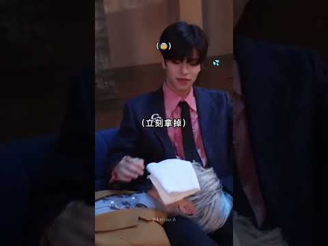 THAT SMRINK OF SeungMin, POOR Jeongin🤣❤️#seungmin #jeongin #straykids #skz #skzedit #shorts #viral