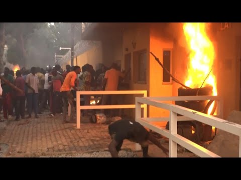 Burkina Faso: protesters target the French embassy in the capital | AFP