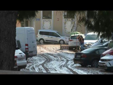 Clear up operation begins in Spain after deadly flooding | AFP