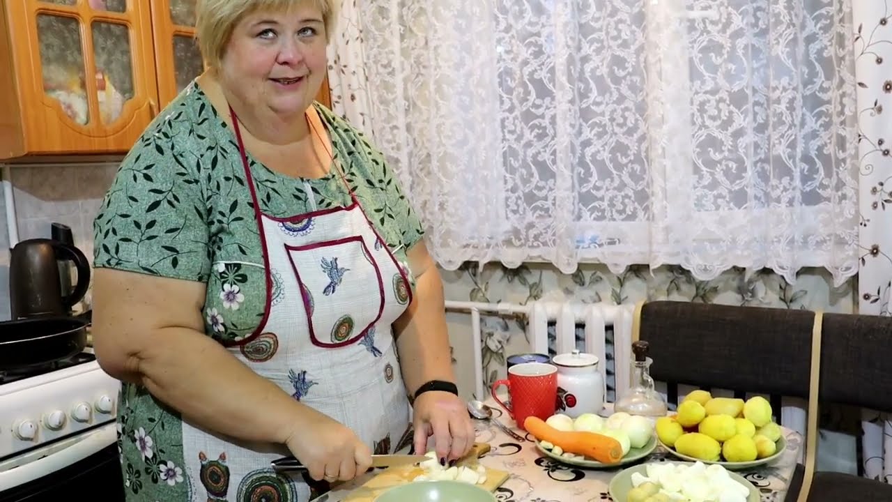 Нежный минтай в сметанном соусе и салат Мимоза