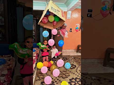 رمضان مبارك مع بابا والبلالين والهدايا ♥️🥳🎉