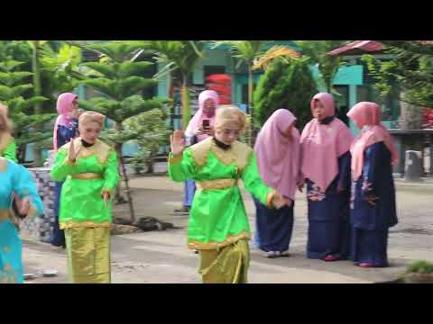 Group Tari Galombang Sanggar Riak Danau