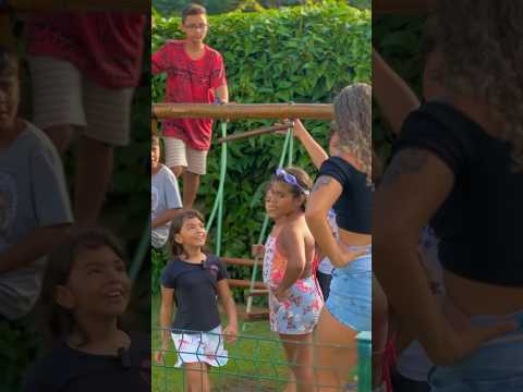 Lá vem o disco voador