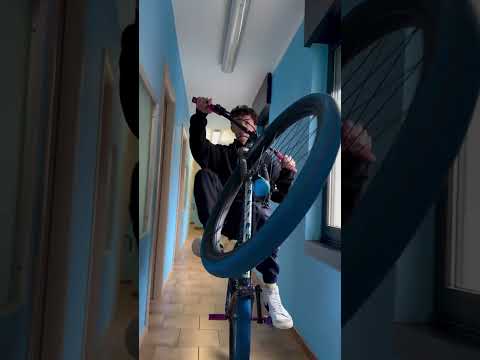 Scusa prof🤯 #shortsviral #shorts #professor #scuola #school #wheelie #impennate