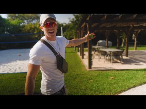 POV - Realistic day in the life travelling America.