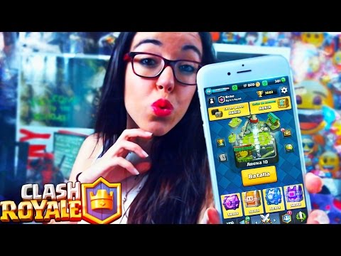 MI NOVIA ABRE TODOS LOS COFRES DE PAGO GRATIS Y... - Clash Royale
