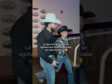 Alguien quiere bailar con mi hijo ?🥹 #baile #hijo #desmadre #ambiente #nortena #huapango