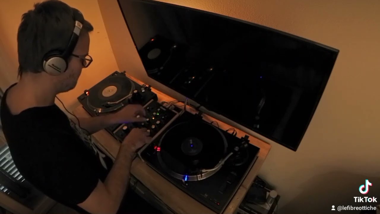DJ Alex Vinile