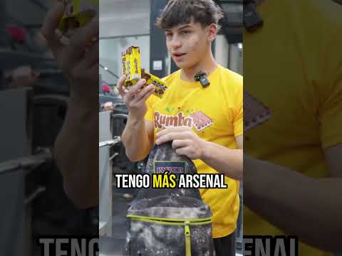 QUE hay en la MOCHILA de LICHI #mazzatomas #tomasmazza #mazzatomasclips #kick #mazzatomaskick