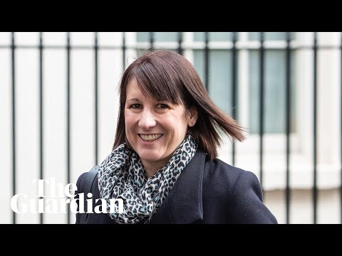 Rachel Reeves speaks with Scottish Power CEO Anderson at the CBI Annual Conference
