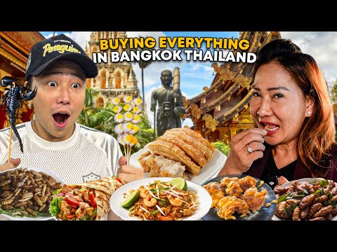 BUYING EVERY STREETFOOD IN THAILAND (Indy Market Pinklao)