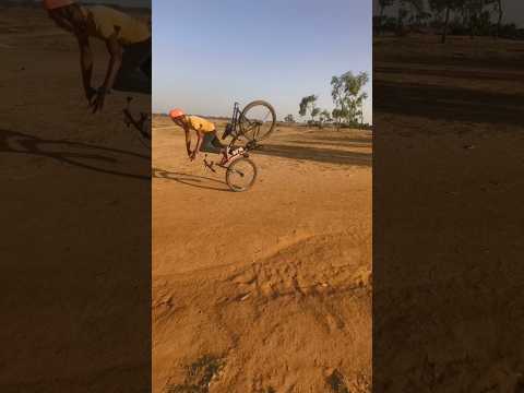 cycle stand ready 🥰😍#stunt #shorts #ytshorts #youtube #trendingshorts #viralshorts #tranding