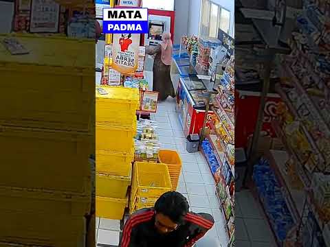 Dalam hitungan detik, dua kotak susu raib
