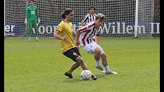 De halve finale beker tegen Willem II...Yaya en Roda delven het onderspit.