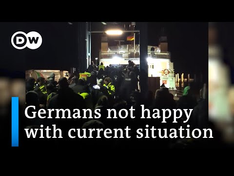 Angry farmers block German minister – vast majority of Germans 'concerned' about situation | DW News