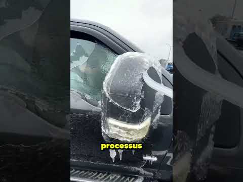 Le spectacle fascinant d'une voiture gelée!