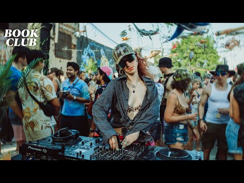 Playful Multivibe Dance Mix at an Outdoor New York Party | Fanny