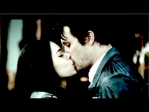 Max and Liz - Roswell New Mexico S2x06
