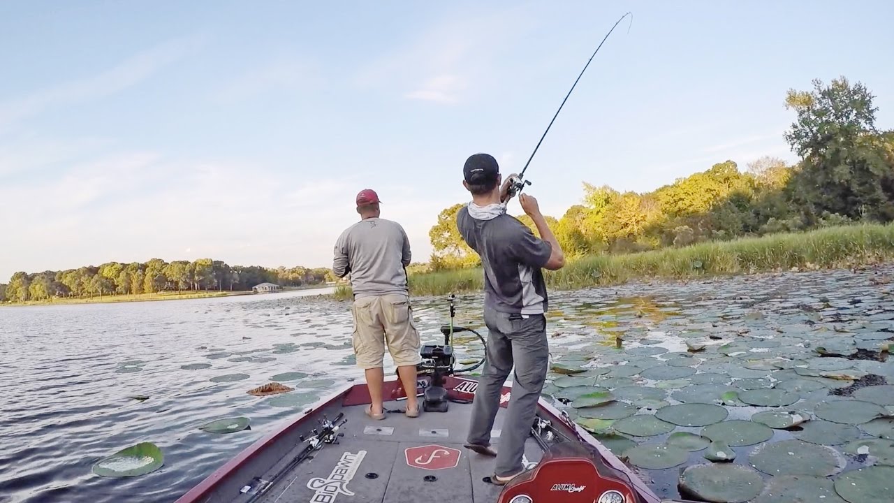 Fishing Fall Texas Largemouth Bass - ft. Flukemaster