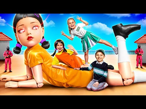 असल ज़िन्दगी में स्क्विड गेम स्कूल ! हमें स्क्विड गेम डॉल ने अडॉप्ट किया !!