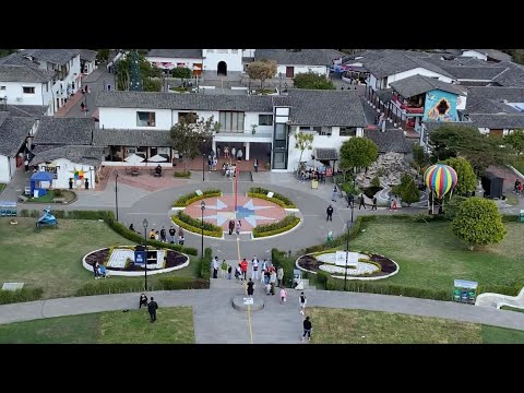 Fuimos a la mitad del mundo y probamos la gravedad cero es cierto el huevo queda parado