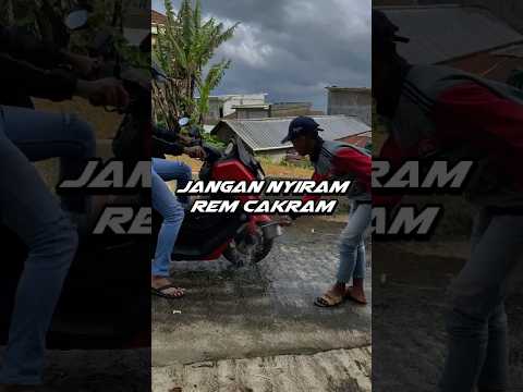 Jangan Siram Rem Cakram Panas! Bisa Bikin Bahaya!