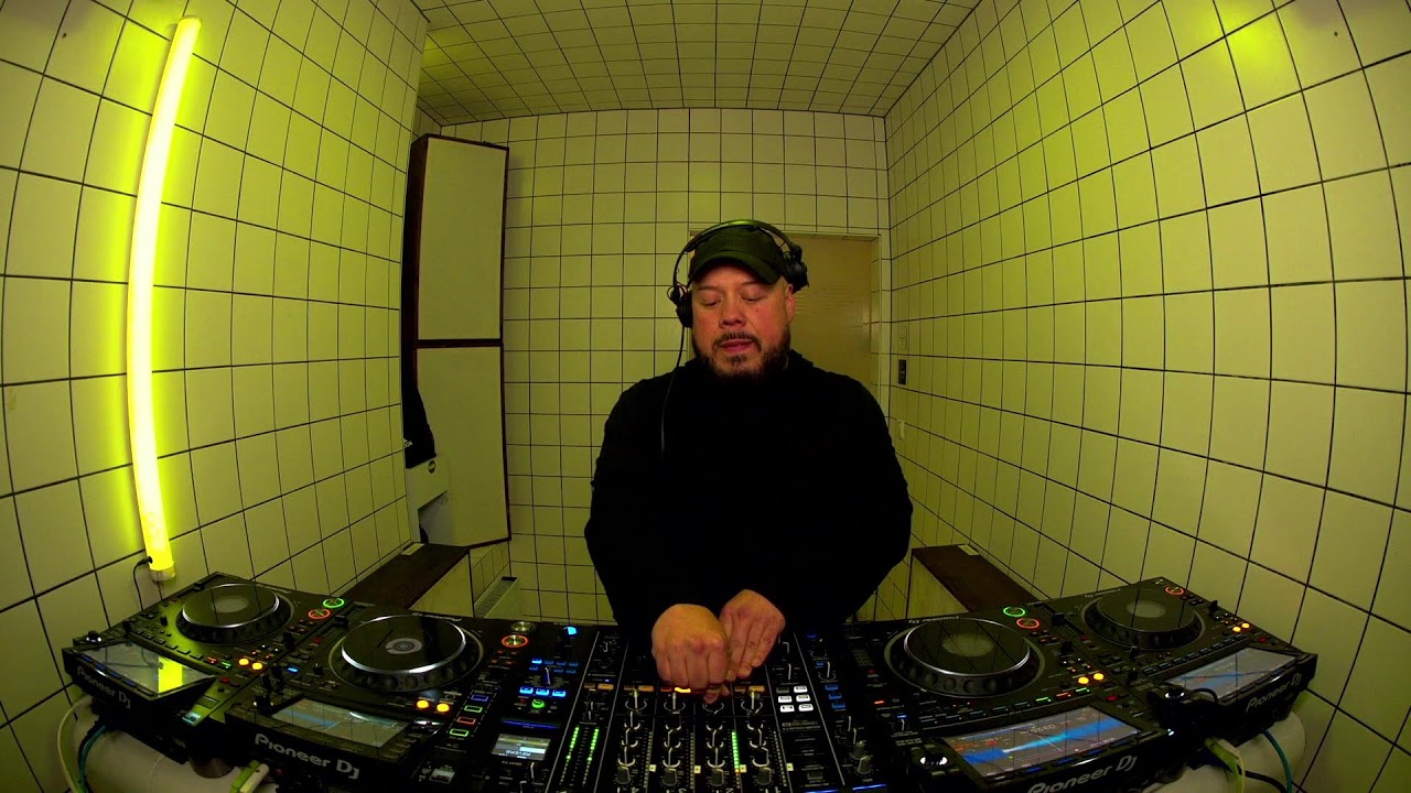 Submerge | HÖR – October 28 / 2025