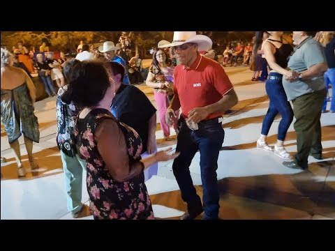 Omar baila las 2 mejores rolitas del baile