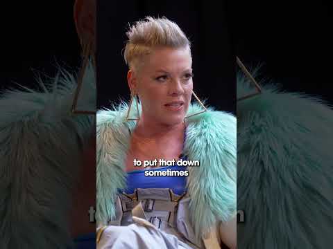 P!nk encourages daughter Willow to be a Dolphin 🐬