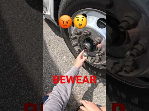 swiping a hub seal caps 😡😲🙄😂🤣😂#truck #crazy #funny