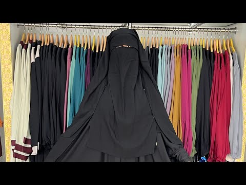 نقاب ملكي  بالأزرار