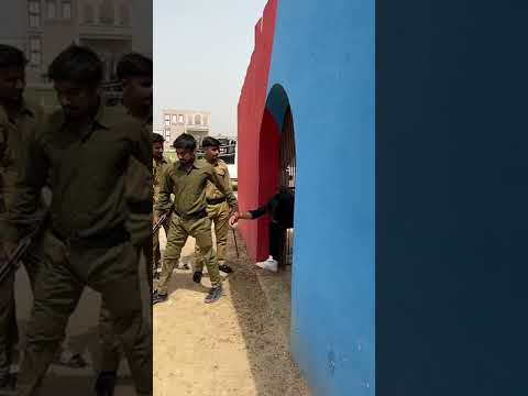 जब पूरी Police Force ने ज़मानत कराई💪🏻 #pistaltemehngalehnga #short #shortvideo #shorts #kayd