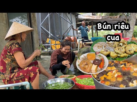 Cha bắt cua nấu nồi BÚN RIÊU CUA ĐỒNG ăn với rau vườn. Mẹ tập đi lại bình thường…