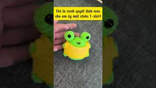 Chiếc T-shirt mới của bé ếch 😆