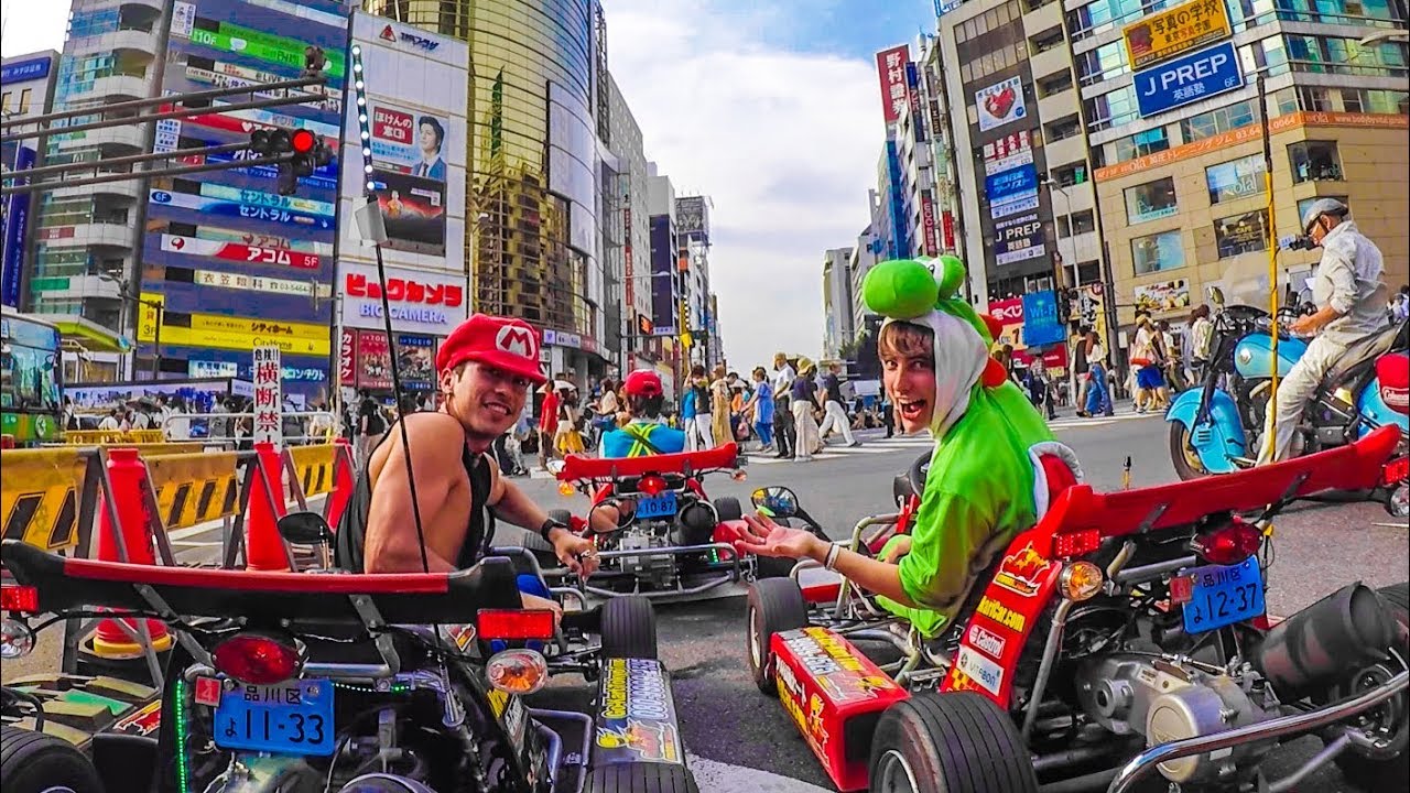 MARIO KART IN REAL LIFE (Streets of Tokyo)