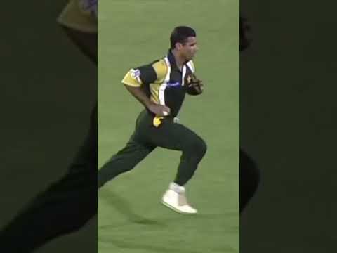Waqar Younus Great Bowling action#slowmotion
