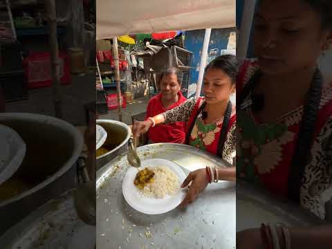 world cheapest lunch This didi sells 7 rupees rice sabji thaki