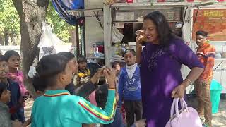 ఈ పిల్లల్ని చూస్తే నాకే చాలా బాధనిపించింది. ఇలా రోడ్లమీద బ్రతికే వాళ్ళకి సహాయం చేయండి.#Sony vlogs