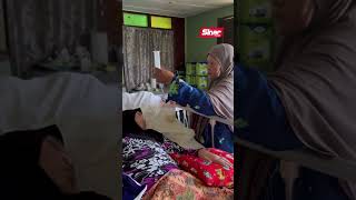 'Along, mak rindu nak dengar suara kau...'