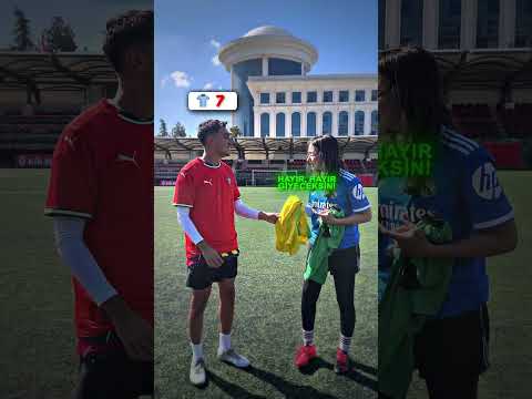 SENCE ÜST ÜSTE KAÇ FORMA GİYDİM! #shortsvideo #futbol #funny #forma #shorts