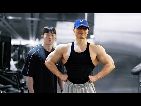 어깨가 얼굴만한 동생과 어깨 운동