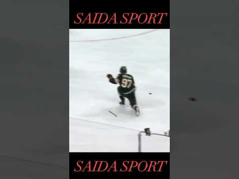 НХЛ Капризов заблокировал бросок #hockey #shorts2025 #nhl #kaprizov #playoff2025