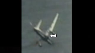 Algo extraño en el segundo avión (Tercer intento)