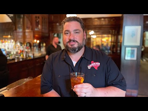 The Texas Bucket List - Menger Bar in San Antonio